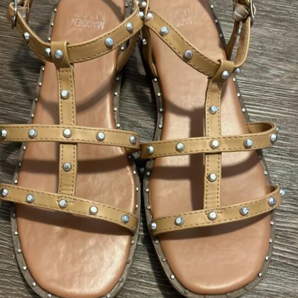 good condition madden nyc studded Sandals 6 - Picture 2 of 4
